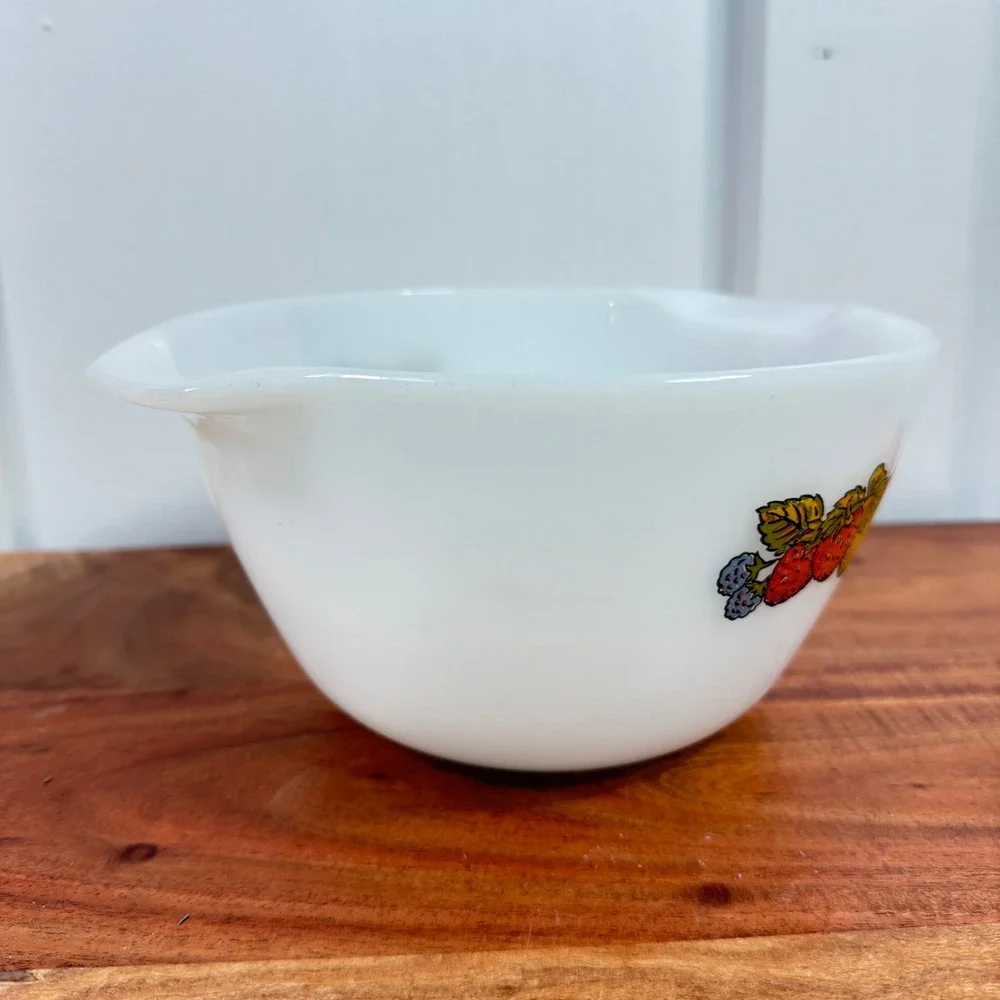 Anchor Hocking Fire-King Milk Glass‎ Fruit Bowl Spout Handle White Vintage USA